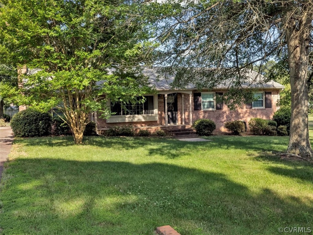 3825 Foxglove Road North Chesterfield, VA 23235 - Photo 2 of 29 Gallery Image 2
