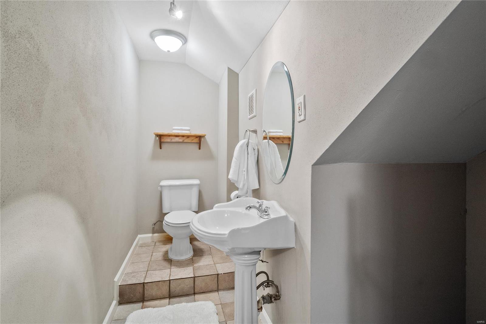 2628 Walton Road St. Louis, MO 63114 - Photo 22 of 33
