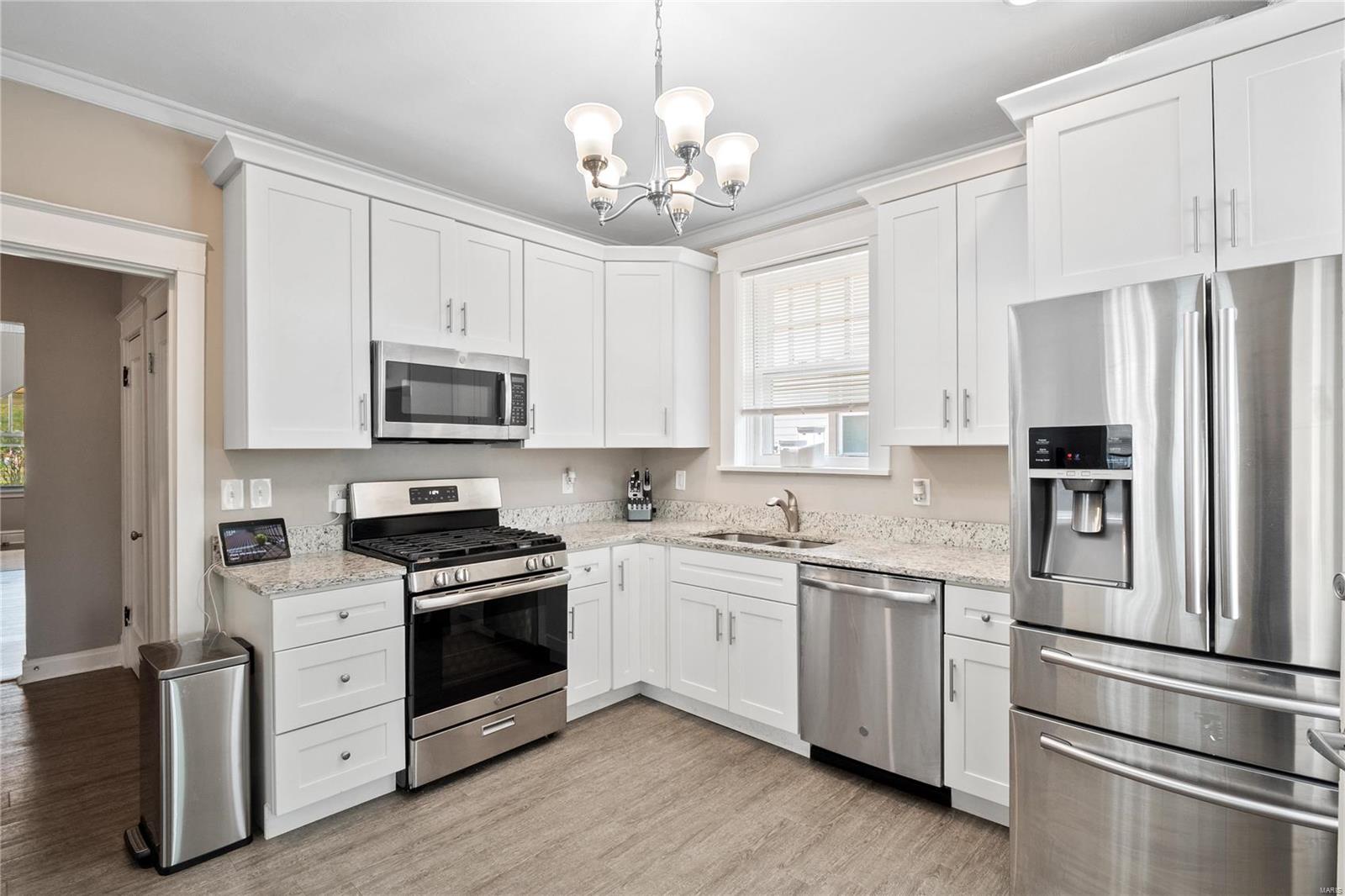2628 Walton Road St. Louis, MO 63114 - Photo 9 of 33