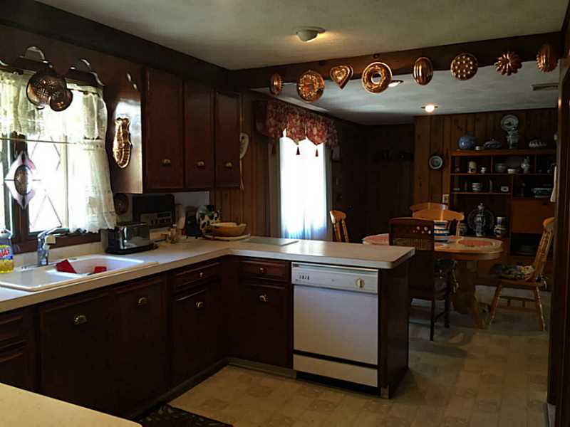 6 Richard Road North Providence, RI 02911 - Photo 11 of 25 Kitchen.
