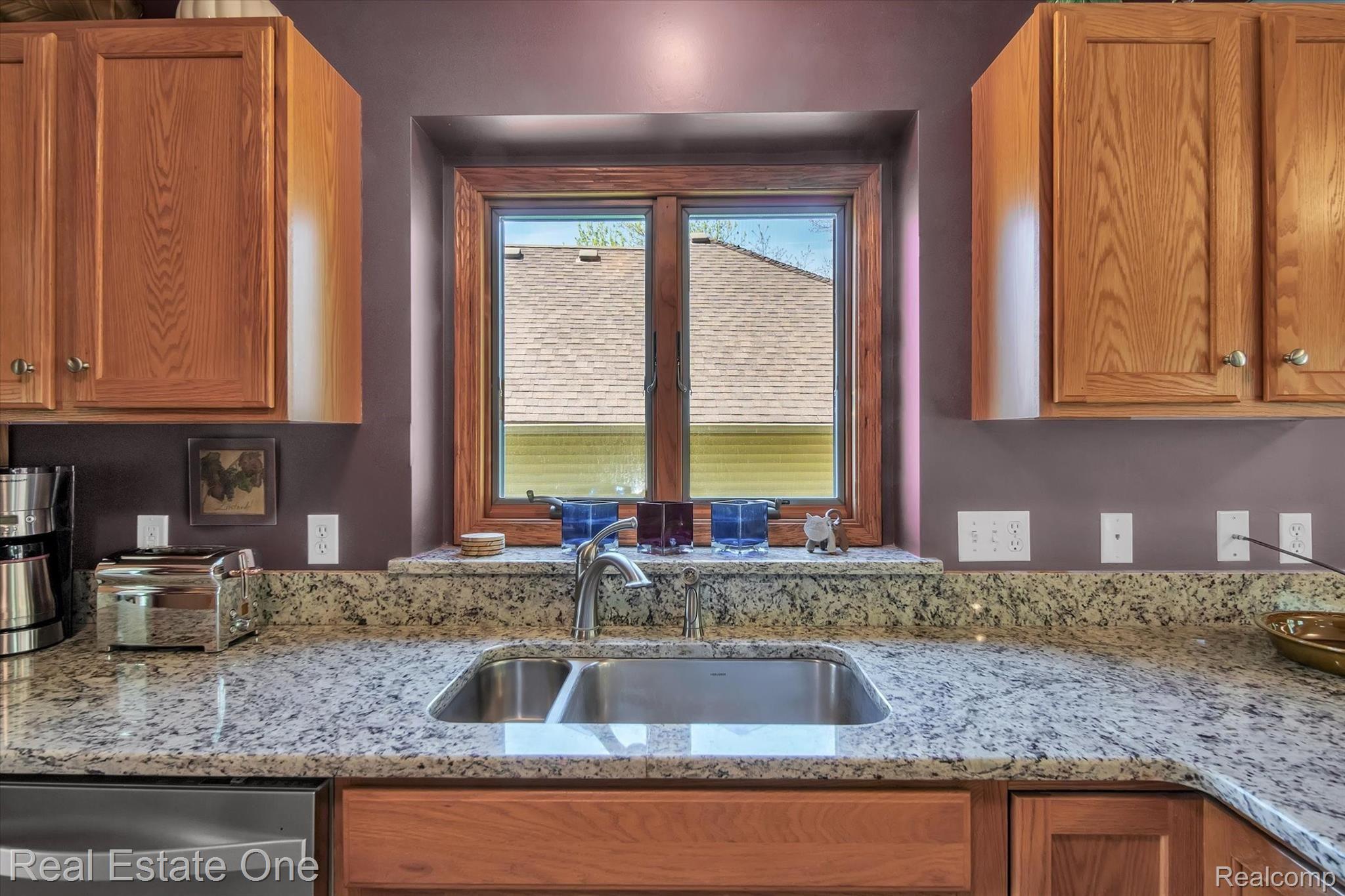 1379 Northern Ridge Drive Brighton, MI 48116 - Photo 12 of 37 Granite Countertops