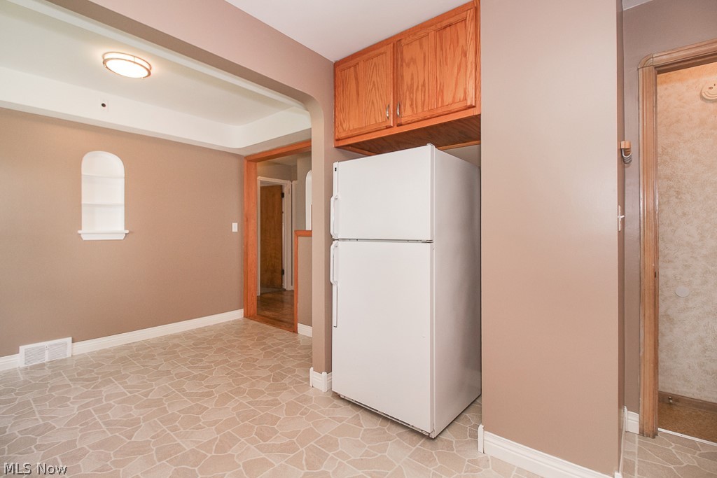 2412 Keystone Road Cleveland, OH 44134 - Photo 12 of 35