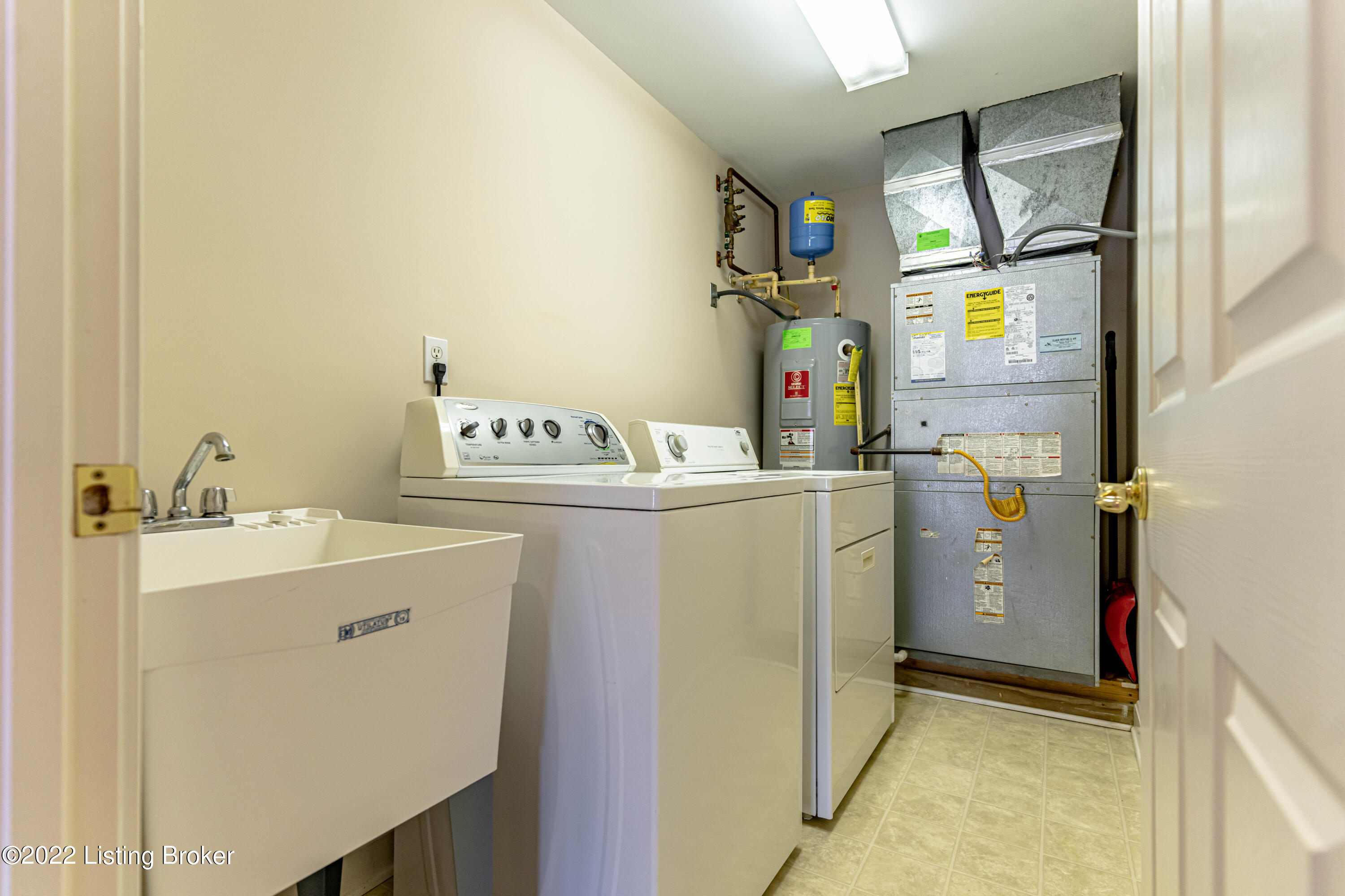 9513 Rustling Tree Way, Unit 101 Louisville, KY 40291 - Photo 30 of 43 DSC07249