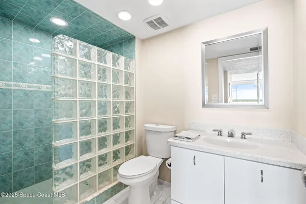 $3,400 | 877 N Highway, Unit 1106, Indialantic, FL 32903