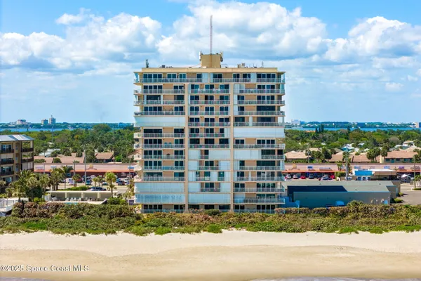 $3,400 | 877 N Highway, Unit 1106, Indialantic, FL 32903