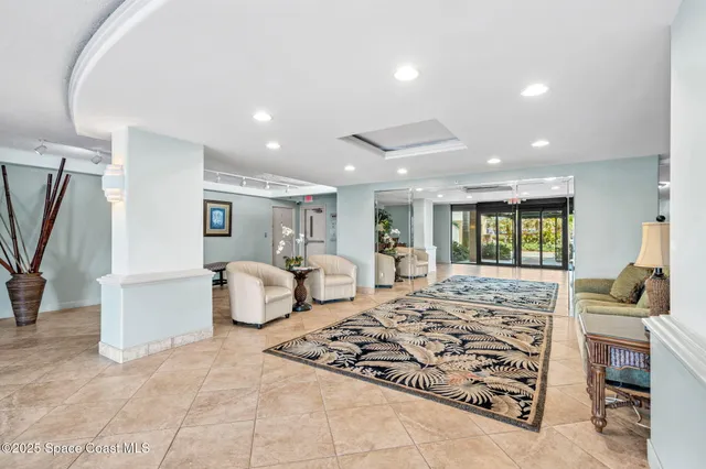 $3,400 | 877 N Highway, Unit 1106, Indialantic, FL 32903