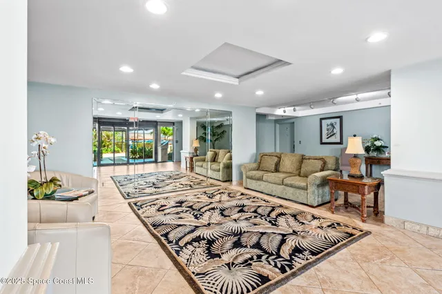 $3,400 | 877 N Highway, Unit 1106, Indialantic, FL 32903