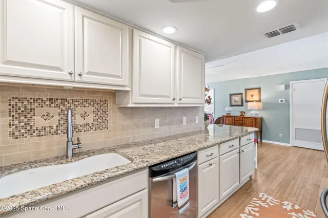 $3,400 | 877 N Highway, Unit 1106, Indialantic, FL 32903