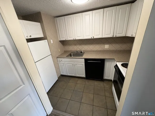 $1,450 | 20 Burgundy Hill Lane, Unit 20, Middletown, CT 06457