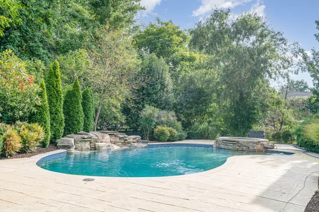 a view of a outdoor space