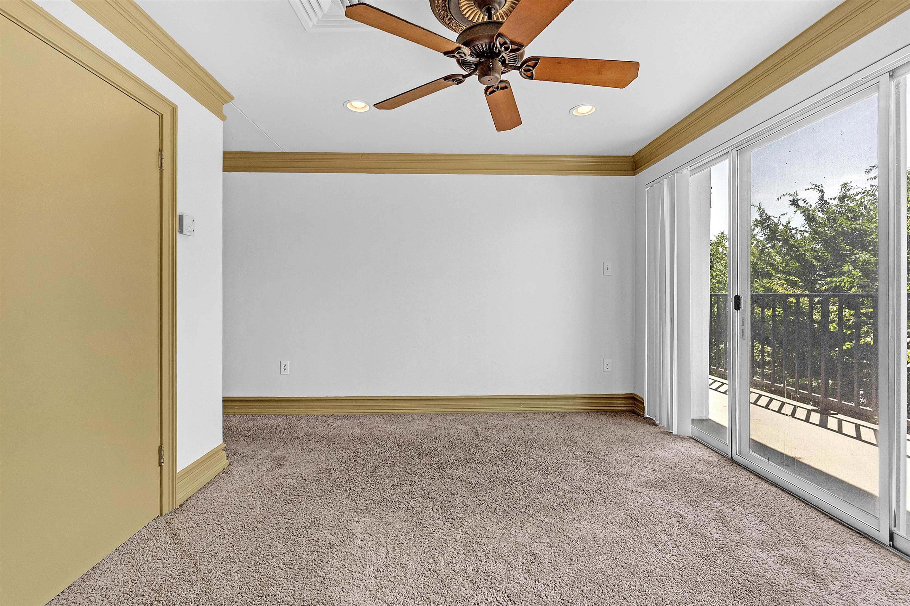 655 Riverside Drive, Unit 206 Memphis, TN 38103 - Photo 19 of 28 a view of an empty room with a window