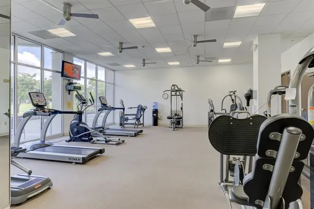 $275,900 | 655 Riverside Drive, Unit 206, Memphis, TN 38103