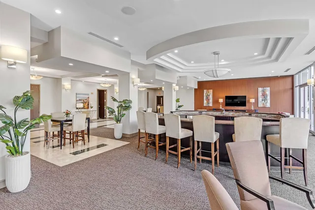 $275,900 | 655 Riverside Drive, Unit 206, Memphis, TN 38103