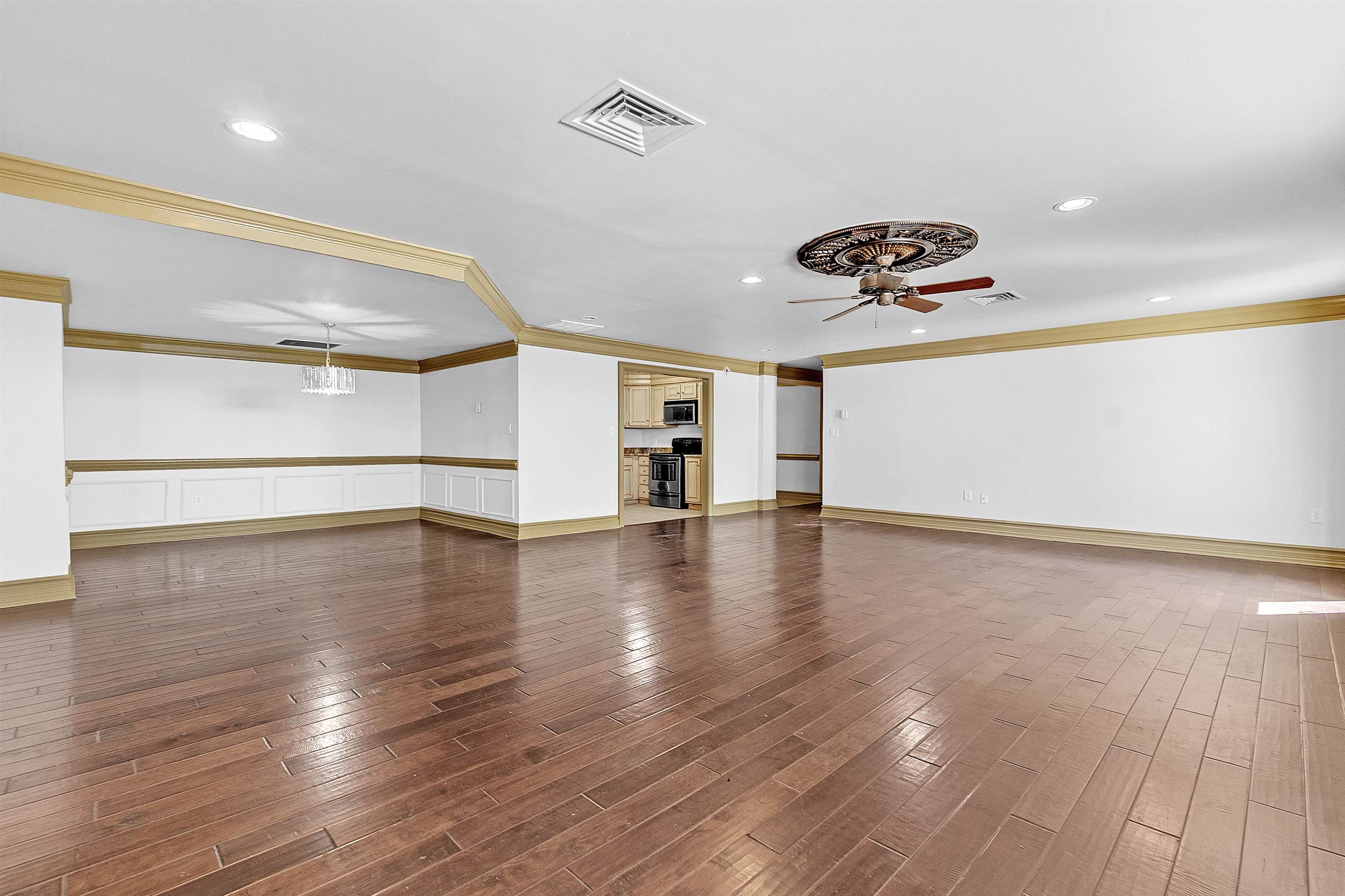 655 Riverside Drive, Unit 206 Memphis, TN 38103 - Photo 8 of 28 a view of a livingroom with wooden floor