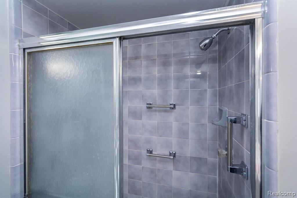 6580 Ridgefield Circle, Unit 202 West Bloomfield, MI 48322 - Photo 20 of 23