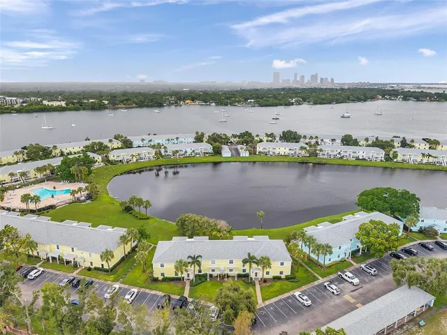 $289,000 | 121 Sea Horse Drive Southeast, Unit A, St. Petersburg, FL 33705