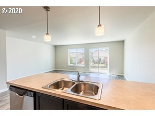 1692 Northeast 8th Street Pendleton, OR 97801 - Photo 5 of 27