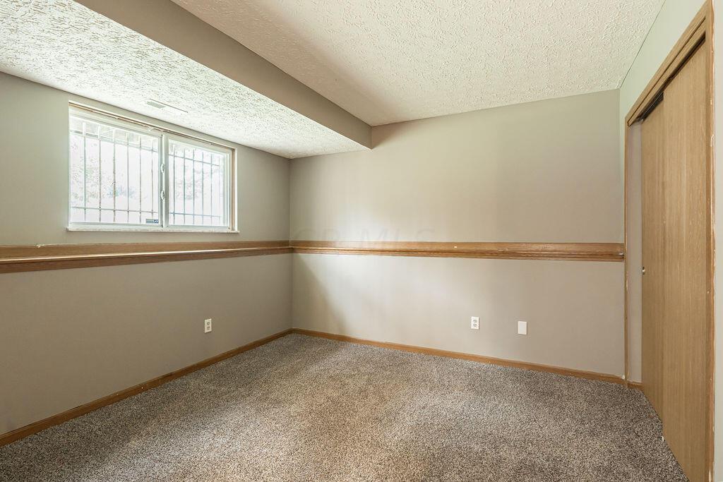 2731 Raphael Drive Columbus, OH 43232 - Photo 4 of 18 R1 (4)
