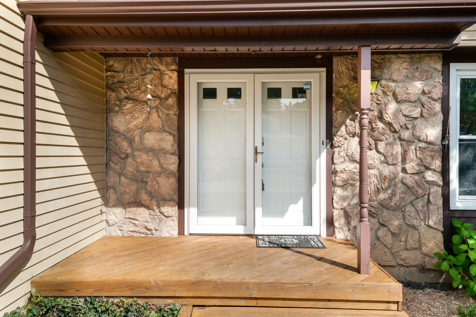887 Saybrook Lane Buffalo Grove, IL 60089 - Photo 2 of 28 a view of door