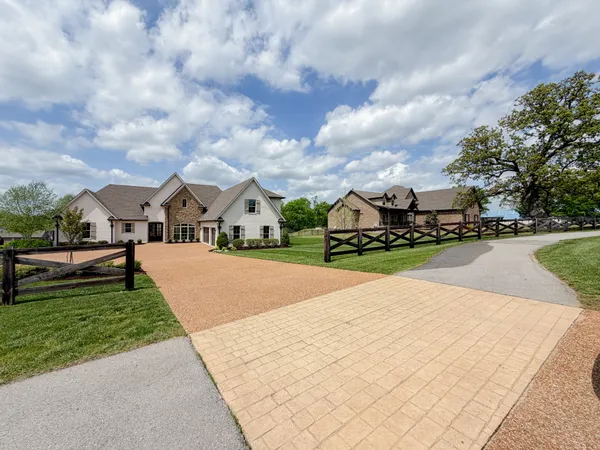 $1,175,900 | 2308 Cages Bend Road, Gallatin, TN 37066