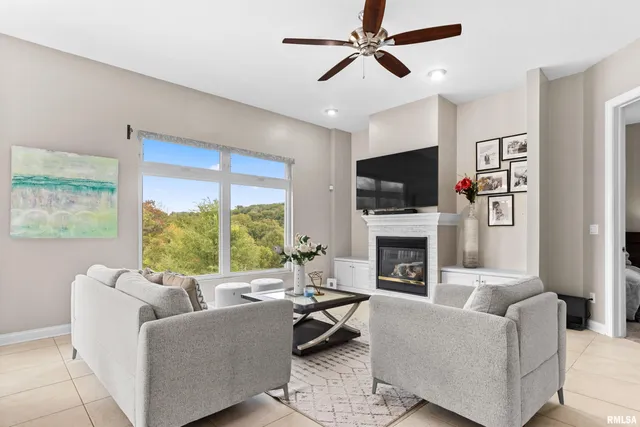 $425,000 | 5606 West Grande Circle, Peoria, IL 61615