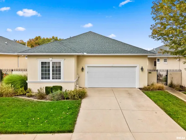 $415,000 | 5606 West Grande Circle, Peoria, IL 61615