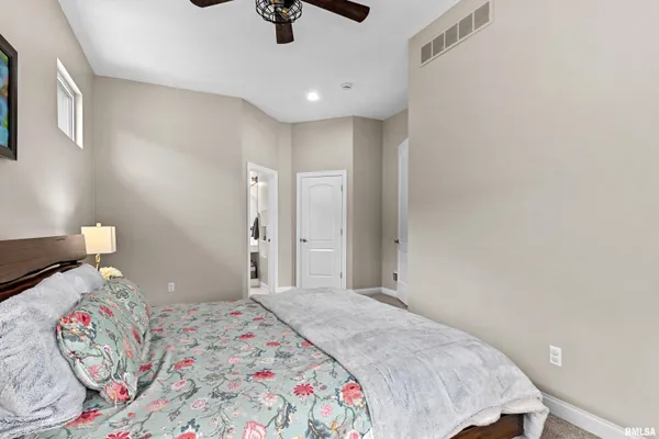$415,000 | 5606 West Grande Circle, Peoria, IL 61615