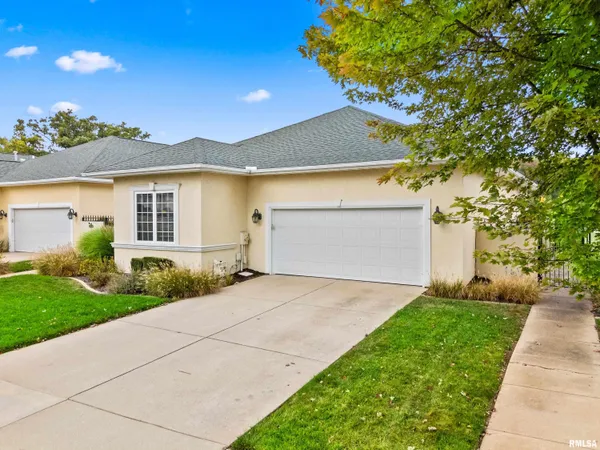 $415,000 | 5606 West Grande Circle, Peoria, IL 61615