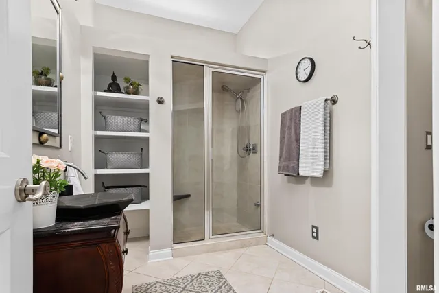 $425,000 | 5606 West Grande Circle, Peoria, IL 61615