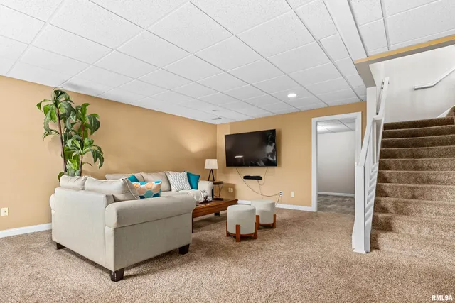 $425,000 | 5606 West Grande Circle, Peoria, IL 61615