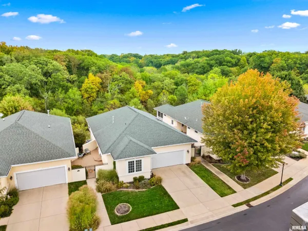 $415,000 | 5606 West Grande Circle, Peoria, IL 61615