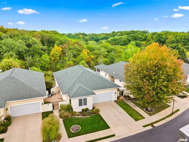 $425,000 | 5606 West Grande Circle, Peoria, IL 61615