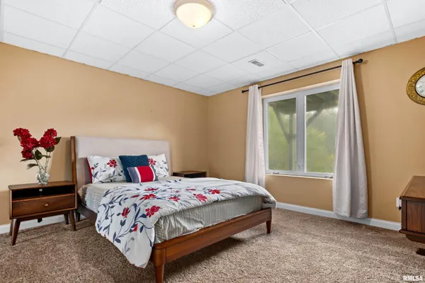 $415,000 | 5606 West Grande Circle, Peoria, IL 61615