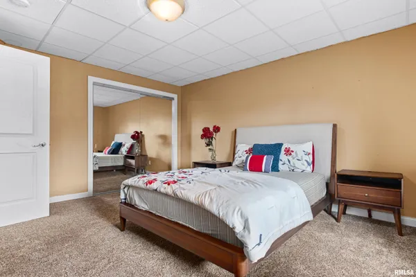 $415,000 | 5606 West Grande Circle, Peoria, IL 61615