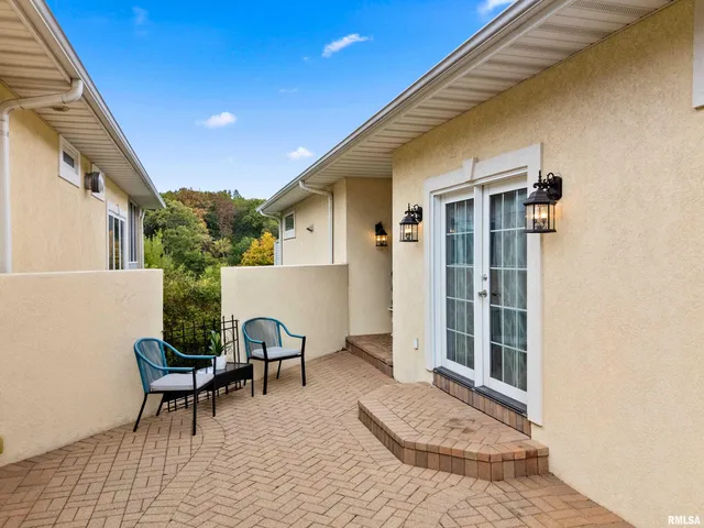 $425,000 | 5606 West Grande Circle, Peoria, IL 61615