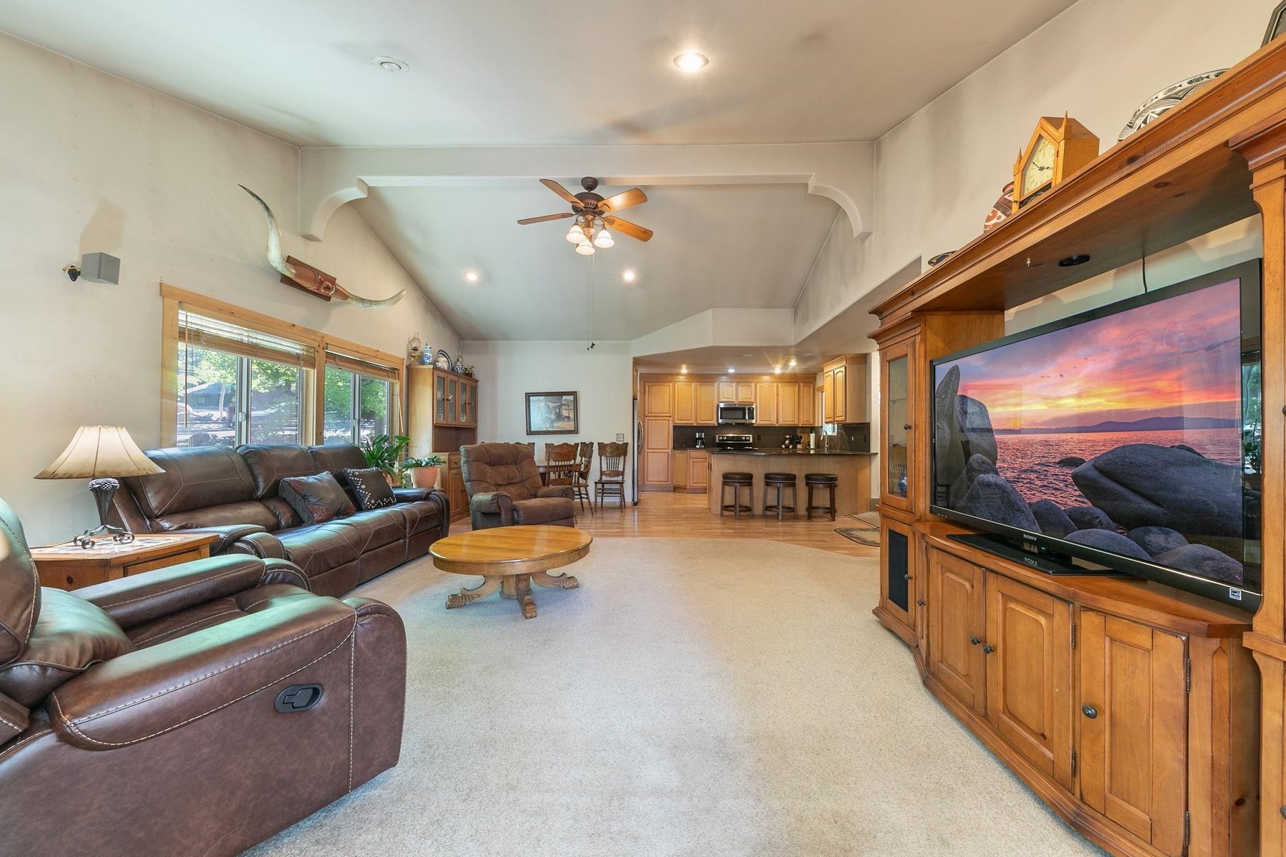 10666 Torrey Pine Road Truckee, CA 96161 - Photo 7 of 21