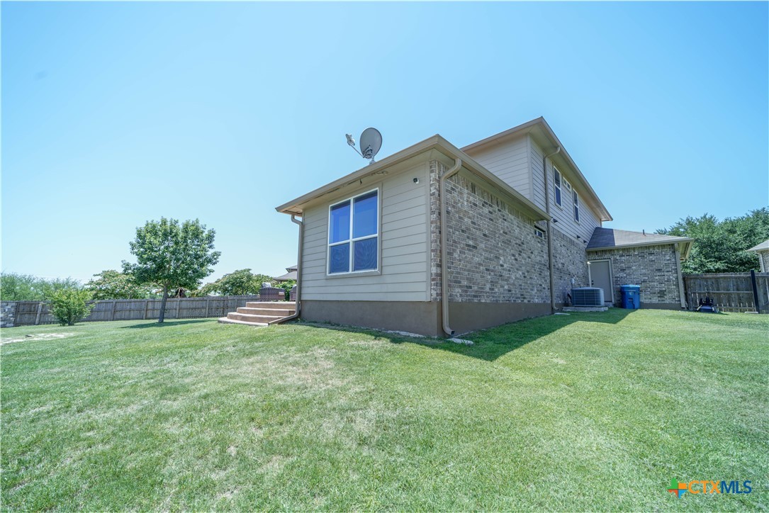 232 Pevero Cibolo, TX 78108 - Photo 32 of 42 a view of a back yard of the house