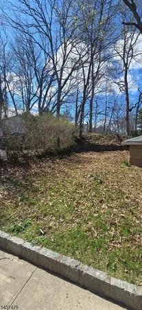 $3,800 | 69 Ashwood Avenue, Unit A, Summit, NJ 07901