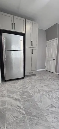 $3,800 | 69 Ashwood Avenue, Unit A, Summit, NJ 07901