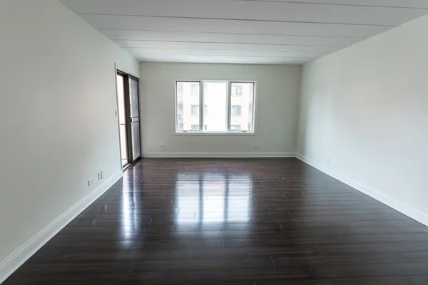 $319,900 | 905 Center Street, Unit 208, Des Plaines, IL 60016