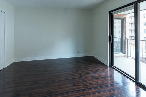 $319,900 | 905 Center Street, Unit 208, Des Plaines, IL 60016