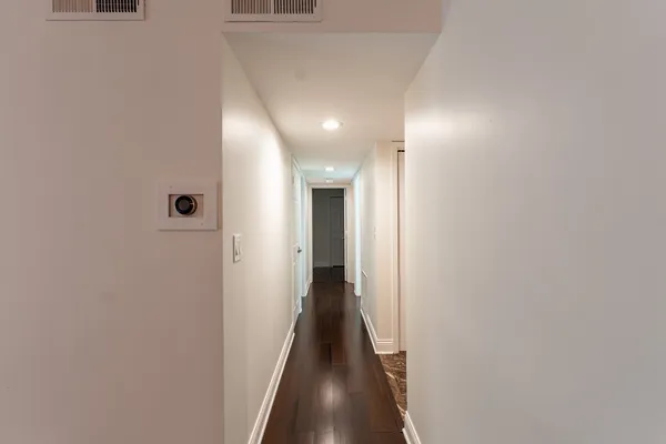 $319,900 | 905 Center Street, Unit 208, Des Plaines, IL 60016