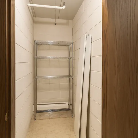 $342,500 | 905 Center Street, Unit 208, Des Plaines, IL 60016