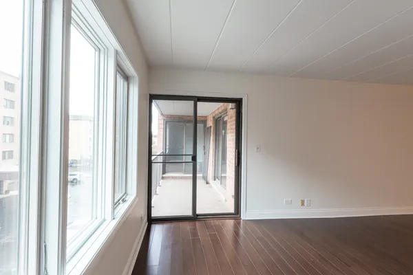 $319,900 | 905 Center Street, Unit 208, Des Plaines, IL 60016