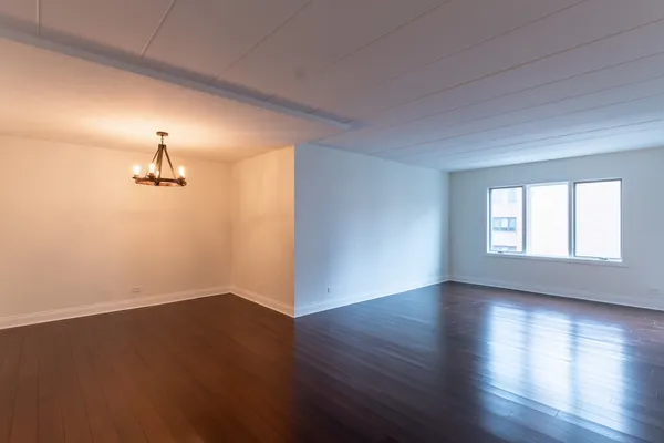 $319,900 | 905 Center Street, Unit 208, Des Plaines, IL 60016