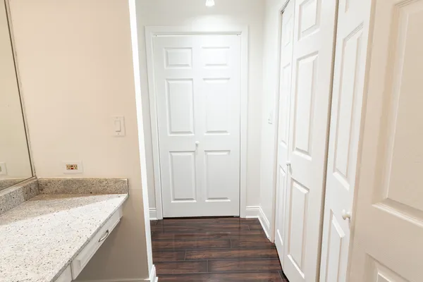 $319,900 | 905 Center Street, Unit 208, Des Plaines, IL 60016