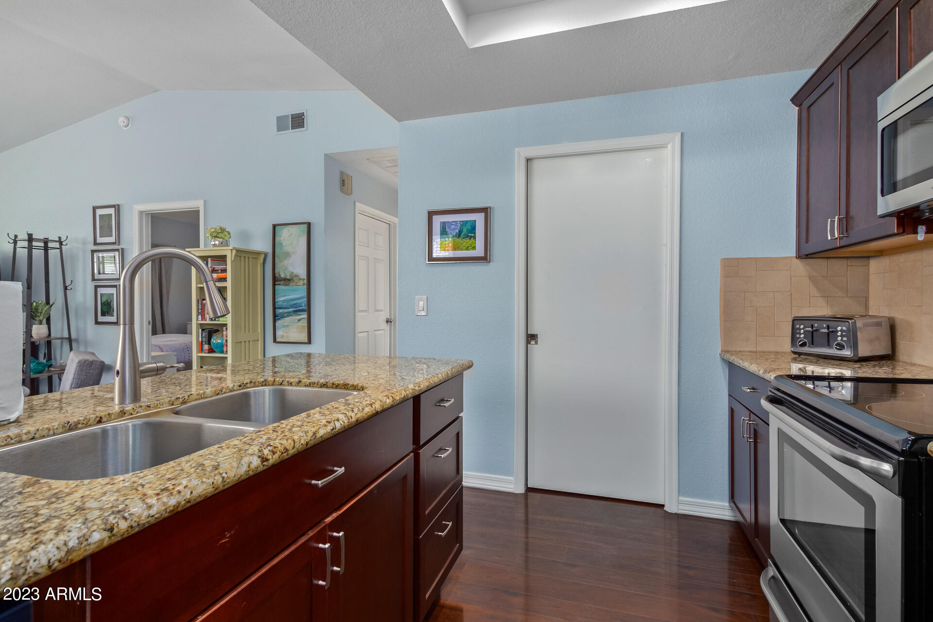 1222 West Baseline Road, Unit 269 Tempe, AZ 85283 - Photo 9 of 26 0008-09-1222 W Baseline 269 - Kitchen 2