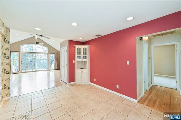 $725,000 | 520 Hamilton Avenue, Hasbrouck Heights, NJ 07604