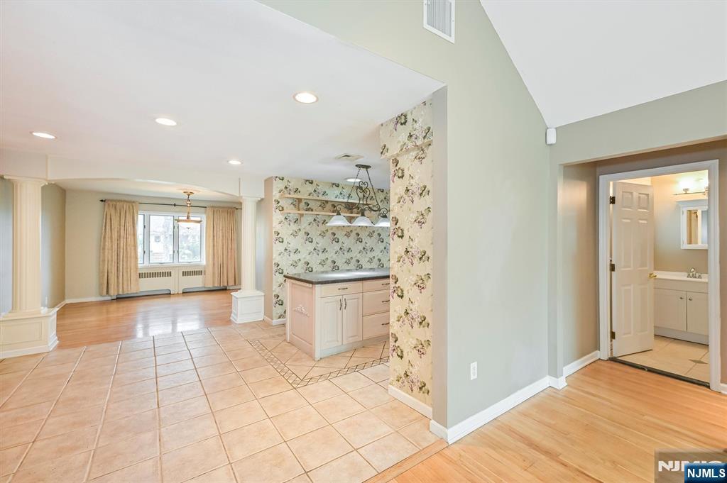 520 Hamilton Avenue Hasbrouck Heights, NJ 07604 - Photo 16 of 42