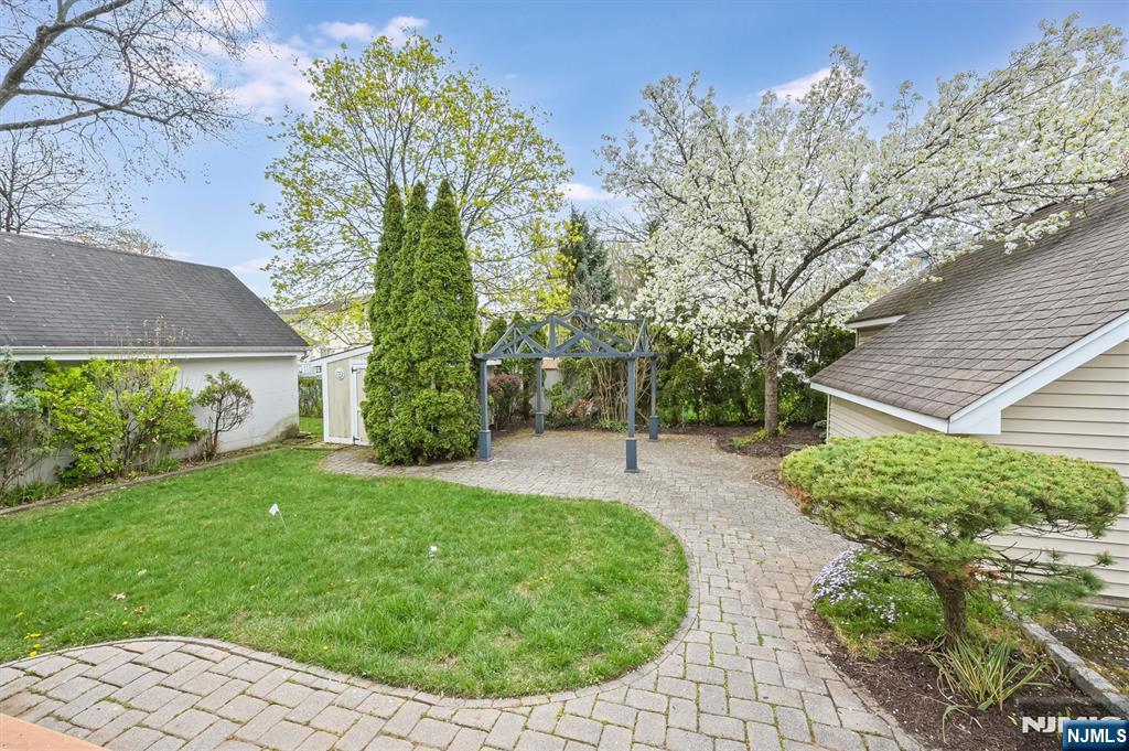 520 Hamilton Avenue Hasbrouck Heights, NJ 07604 - Photo 35 of 42